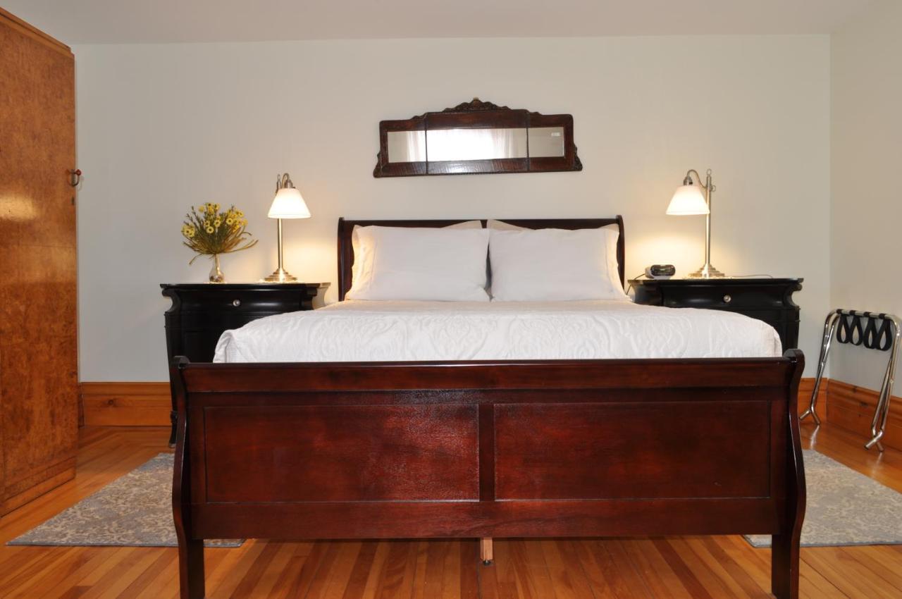 Holman'S Heritage Suites 서머사이드 외부 사진