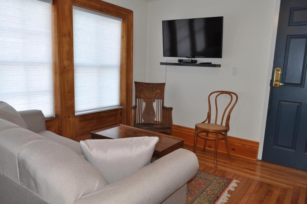 Holman'S Heritage Suites 서머사이드 외부 사진