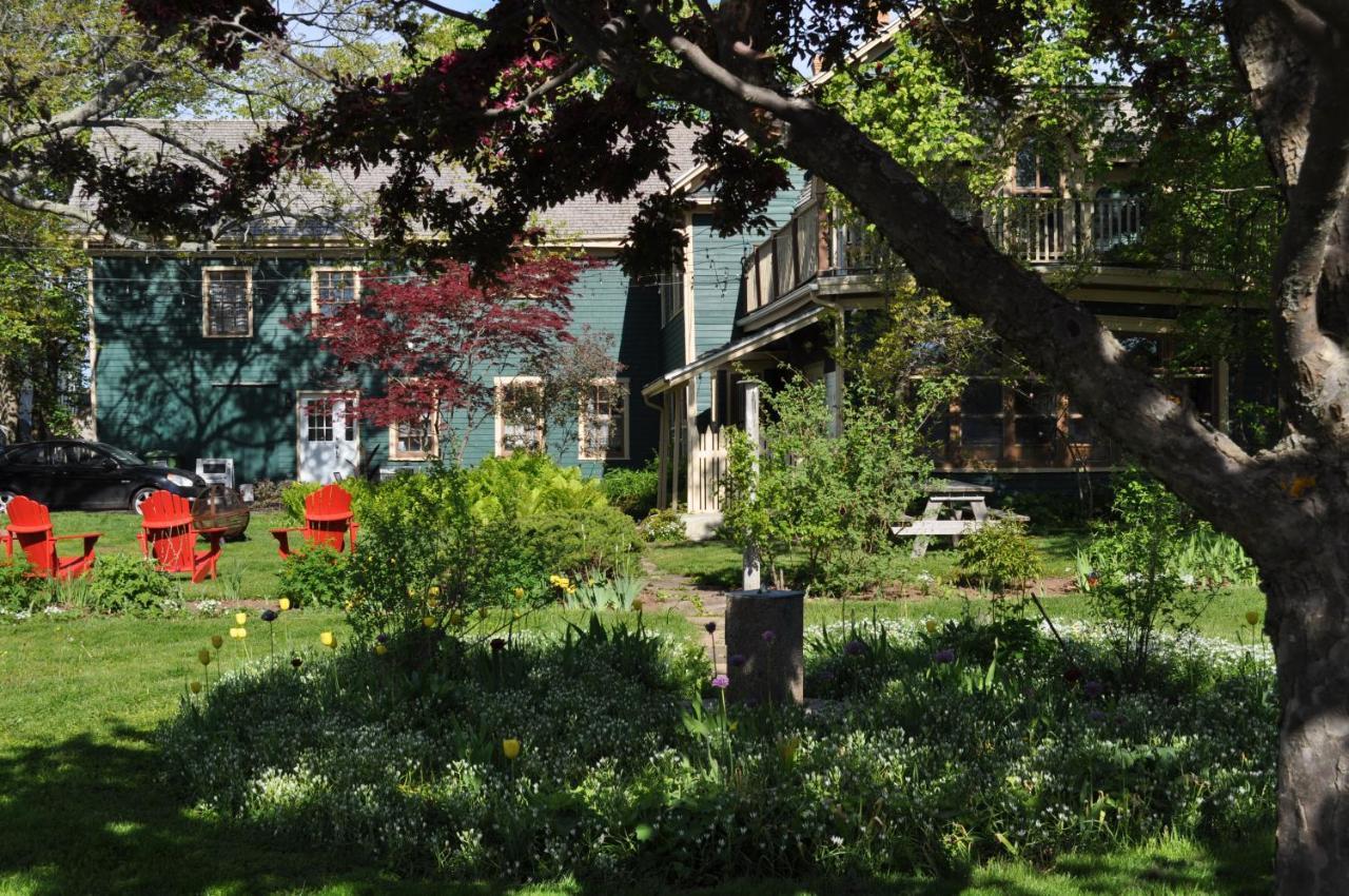 Holman'S Heritage Suites 서머사이드 외부 사진