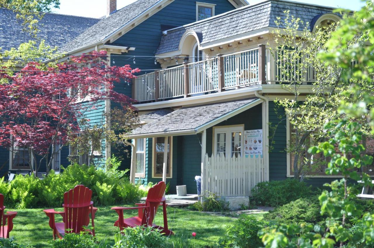 Holman'S Heritage Suites 서머사이드 외부 사진
